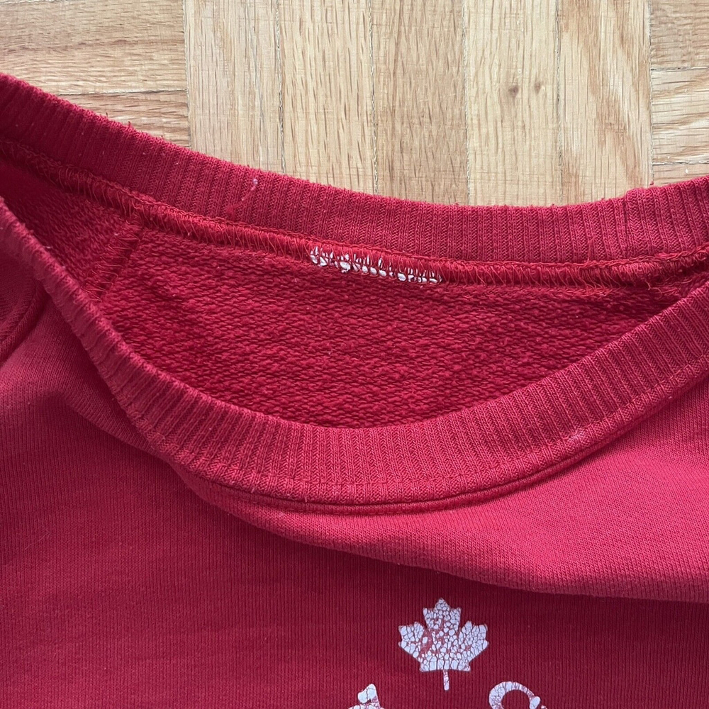Vintage 80s Canada’s Wonderland sweatshirt - Picture 3 of 3